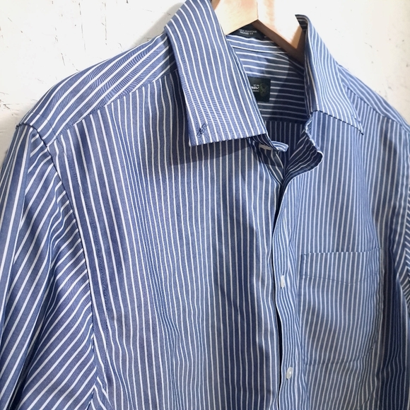 Eddie Bauer |Men's Blue Striped button down Shirt relaxed fit - Picture 3 of 9